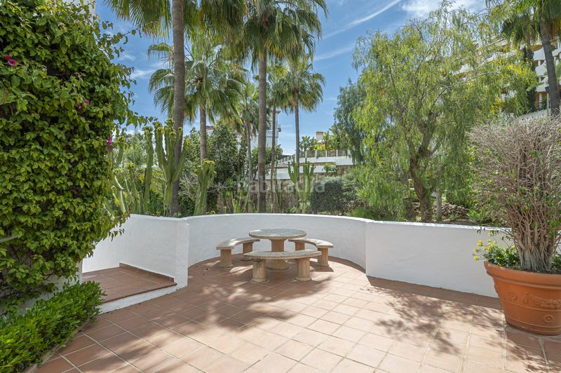 Foto 55878f3e-a419-40c3-8f7f-7ab4fc9dbeb0. Apartament amb aparcament piscina a Nueva Andalucía centro Marbella