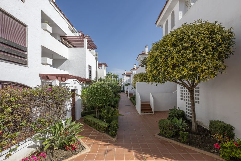 Foto 61782a06-fb0a-479e-aee7-af682f2dbd43. Apartament amb aparcament piscina a Nueva Andalucía centro Marbella