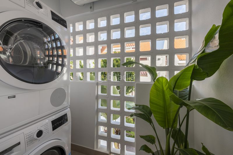 Foto 90c67c53-4d52-44d8-90cd-e6d30464c439. Apartament amb aparcament piscina a Nueva Andalucía centro Marbella
