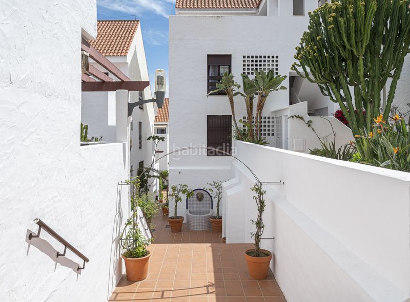 Foto ded2d9cf-b969-4a33-9581-6d14c2a7856c. Apartament amb aparcament piscina a Nueva Andalucía centro Marbella