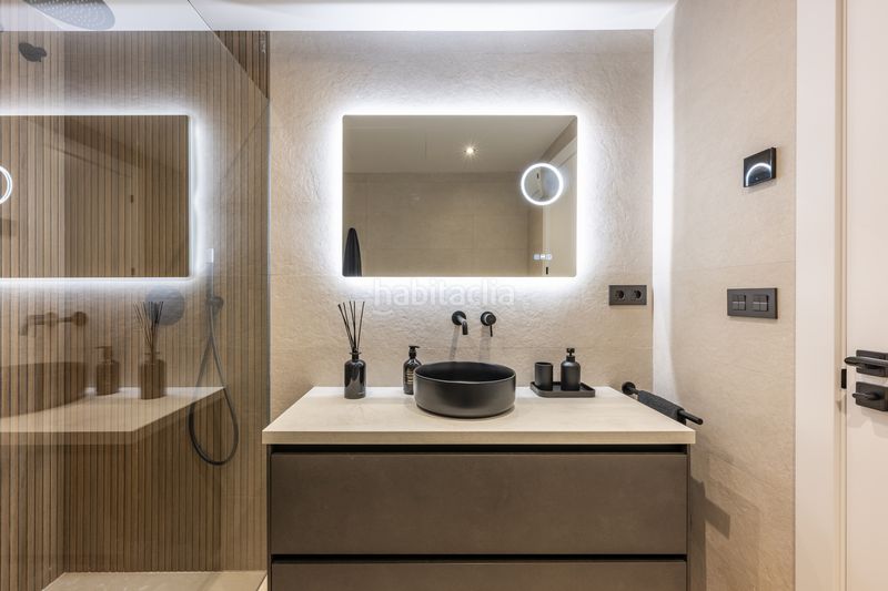Foto e5ab8566-0714-42bd-834f-879c69dfccde. Apartament amb aparcament piscina a Nueva Andalucía centro Marbella