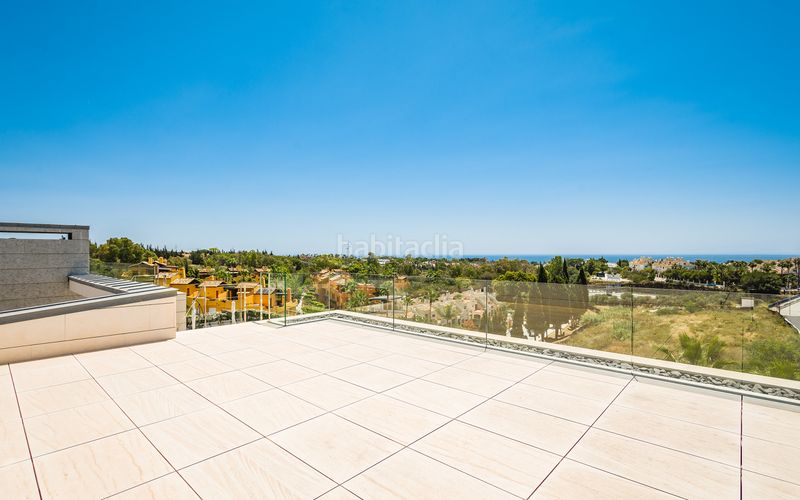 Foto f7d95ecd-6e50-4ea6-b40f-78e4eec7cfeb. Casa amb aparcament piscina a Nagüeles Alto Marbella