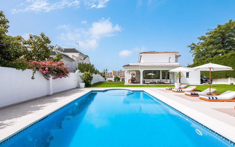 Foto 38a1465b-d622-41b1-a27c-2dd93417c0ee. Casa amb aparcament piscina a Huerta del Prado - La Montua Marbella