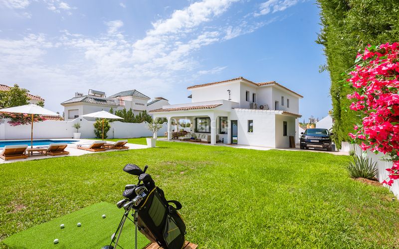 Foto f9e426fc-bf01-4fc2-a9a5-5c8d70dc8e9b. Casa amb aparcament piscina a Huerta del Prado - La Montua Marbella