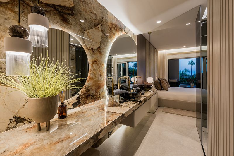 Foto a0842473-9c5e-4ba8-8f7a-12d34b0eb609. Planta baixa amb aparcament piscina a El Velerín Estepona