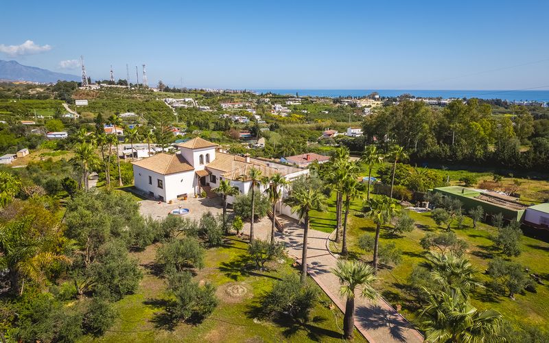 Foto 6344b92c-9c27-45bd-9d92-a3c8929517ac. Casa amb aparcament piscina a Los Llanos Estepona