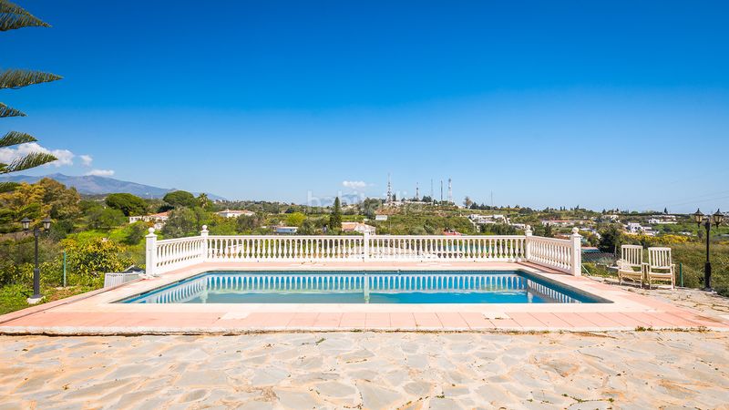 Foto ca8d1f52-944f-479f-be39-b25050f51a7d. Casa amb aparcament piscina a Los Llanos Estepona