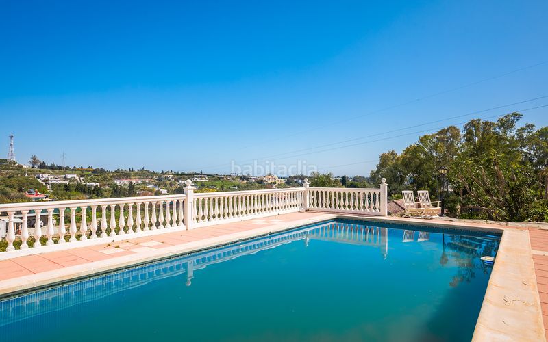 Foto ddbb5a76-6019-437d-bb7f-8dfabef0ceec. Casa amb aparcament piscina a Los Llanos Estepona