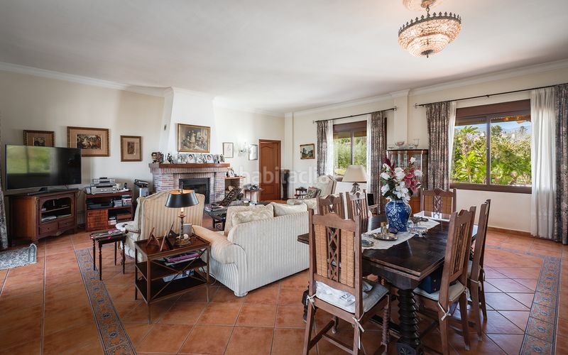 Foto f8438620-5d29-46ad-ac81-103b5d2a2738. Casa amb aparcament piscina a Los Llanos Estepona