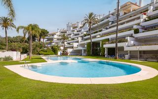 Rez-de-chaussée à Río Real. Elegante dúplex con orientación sur y amplias terrazas en río re