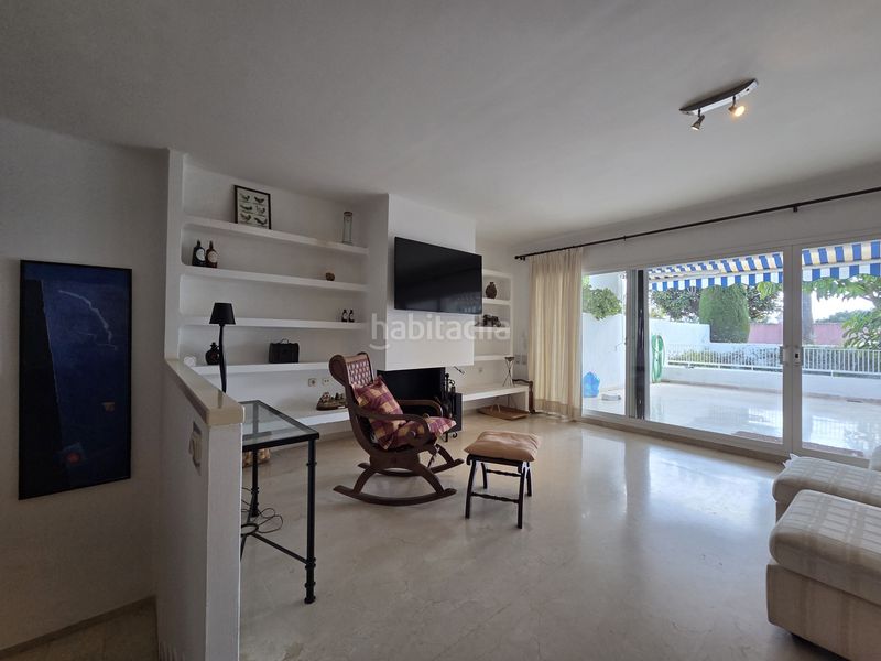 Foto 2c14d258-166b-41a7-bd2c-c5e6f96a30b6. Erdgeschoss mit parking pool in Río Real Marbella