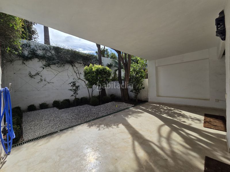 Foto a3b43b7b-eb5c-42c1-87e4-31500dd4f4a9. Erdgeschoss mit parking pool in Río Real Marbella