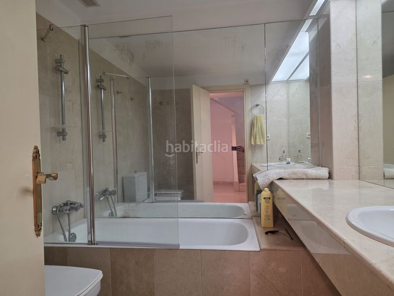 Foto f4b65bc4-1489-438f-8e48-bdf9161438a0. Erdgeschoss mit parking pool in Río Real Marbella