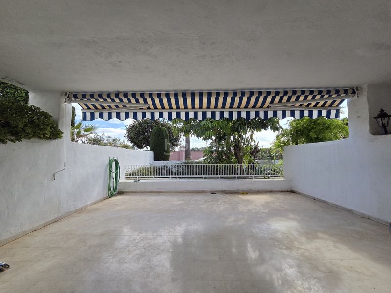 Foto fbf32412-afa7-4848-bc4c-1d0c886ae483. Erdgeschoss mit parking pool in Río Real Marbella