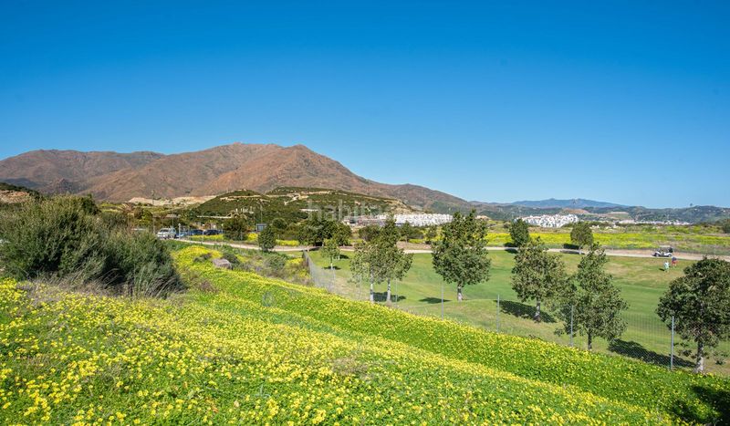 Foto 0672131f-01cc-48cf-b13b-60fc72f57e07. Casa amb aparcament piscina a Estepona golf Estepona