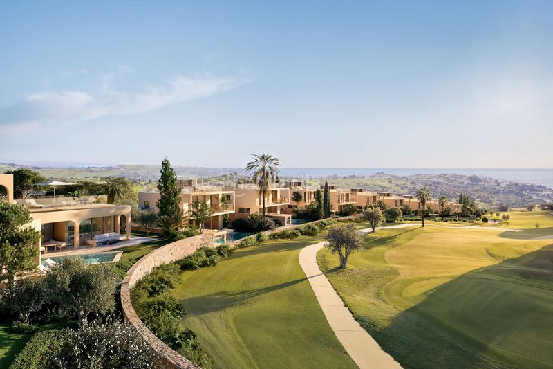 Foto 56416339-0fa9-4f27-a244-85019c101d3c. Casa amb aparcament piscina a Estepona golf Estepona