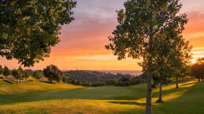 Foto cfc6a928-8968-4b57-9f32-9dfda194ab4c. Casa amb aparcament piscina a Estepona golf Estepona