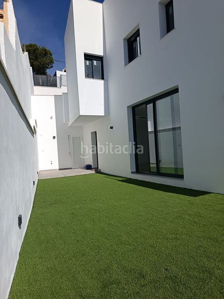 Foto 44c1e7b5-22c3-4b19-b276-ea9b76e30206. Casa aparellada amb calefacció aparcament piscina a Málaga