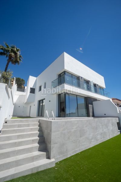 Foto 5f15d21f-307d-44cf-b74b-0c59f8ee0528. Casa aparellada amb calefacció aparcament piscina a Málaga
