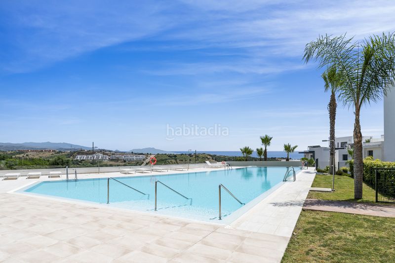 Foto 727dab49-6b39-4e89-b49b-39bcaad92f15. Planta baixa amb aparcament piscina a Estepona golf Estepona