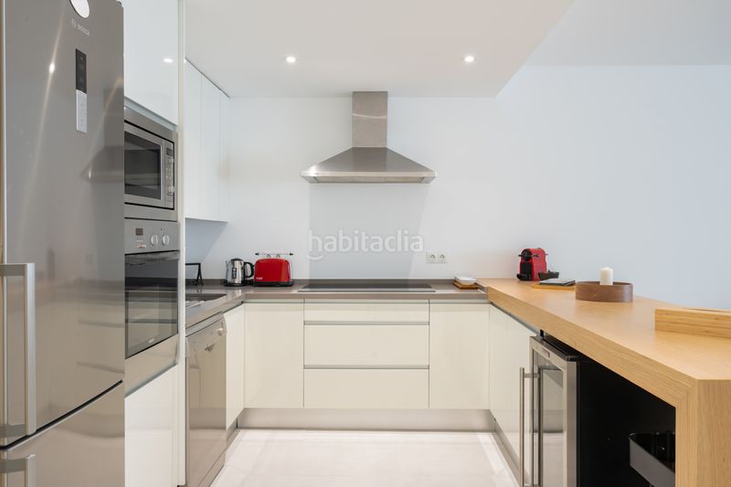 Foto 62def02e-47f1-4e29-bd9c-00c0db07f697. Apartament amb aparcament piscina a Puerto Banús Marbella