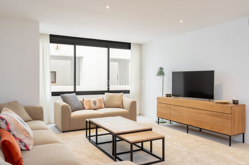 Foto e0b2b467-e8e8-4b8f-b42b-e33c73010daf. Apartament amb aparcament piscina a Puerto Banús Marbella