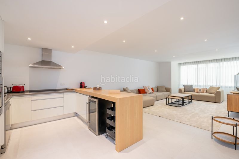 Foto e62f75a1-3cb5-49a4-8188-32d351b8b5e3. Apartament amb aparcament piscina a Puerto Banús Marbella