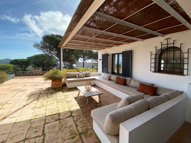 Foto 66384f06-c6b5-4c76-9957-edfee811c79d. Chalet avec cheminée chauffage parking piscine dans Begur