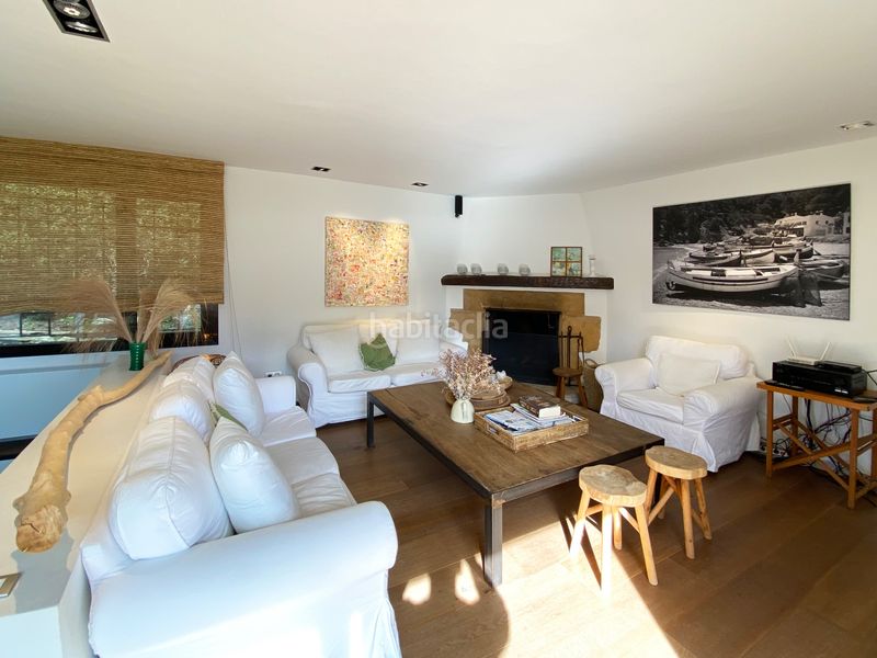 Foto eacff47f-a626-49c4-a3f9-866234b410c8. Chalet avec cheminée chauffage parking piscine dans Begur