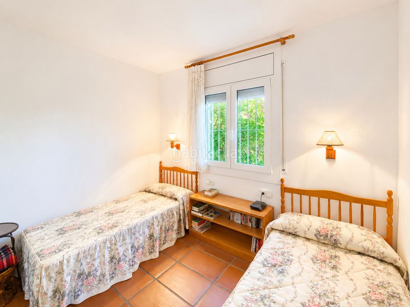Foto 53d22394-d5df-4489-85d4-08a6e2cdb79a. Casa adossada amb xemeneia aparcament a Fornells-Aiguablava Begur