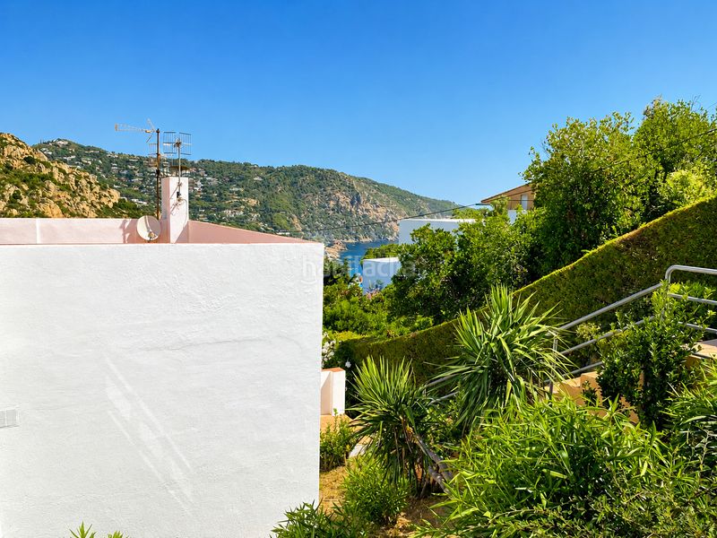 Foto d45da281-bdd1-404d-9e0a-21f6d8e7d966. Casa adossada amb xemeneia aparcament a Fornells-Aiguablava Begur