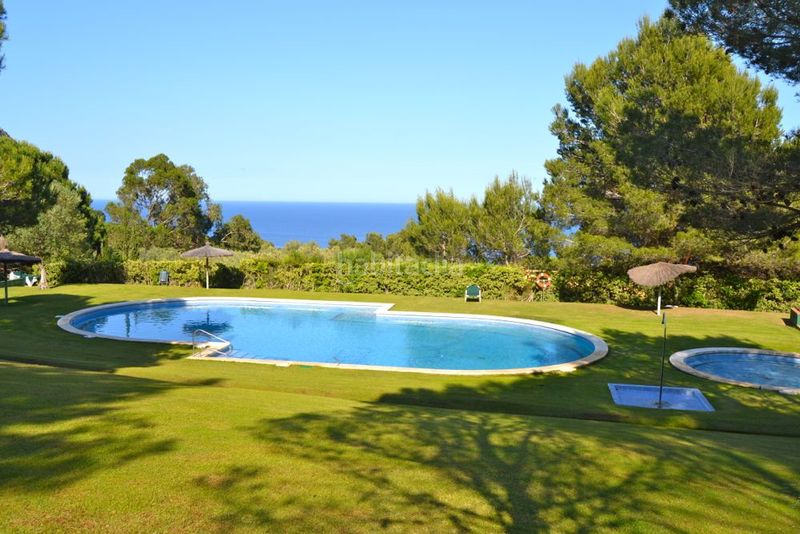 Foto 961e261d-90e7-4607-9fa8-95315d4043aa. Casa aparellada amb xemeneia calefacció aparcament piscina a Begur