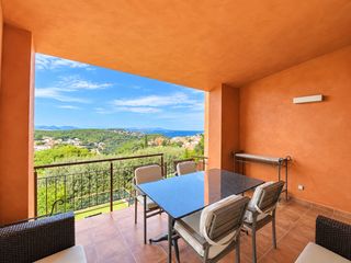 Reihenhaus  Carrer lluís miró i plaja. Venta casa adosada con vistas al mar en begur, centro