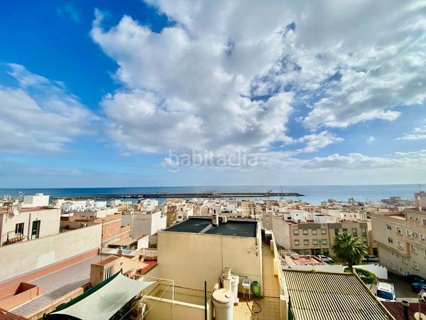 Foto b8e4fcb7-b0fc-4e38-b767-55ca20af3c90. Casa pareada en puerto de Garrucha Garrucha