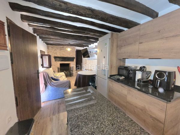 Foto 1085d22a-0421-485b-92d3-d1b2377f75e1. Casa adosada en Laroya