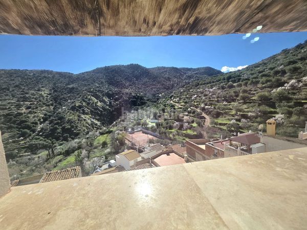 Foto 528fde82-187d-4e01-99b5-577dc3727cb1. Casa adosada en Laroya