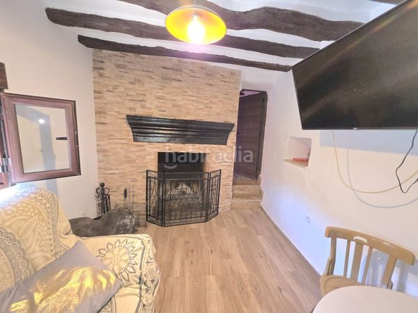 Foto d902c3b1-6691-4ed9-bf70-bda5a2a5aa4b. Casa adosada en Laroya