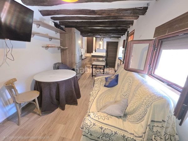 Foto faea94f9-1b4b-4405-b148-d4b603142758. Casa adossada amb xemeneia a Laroya