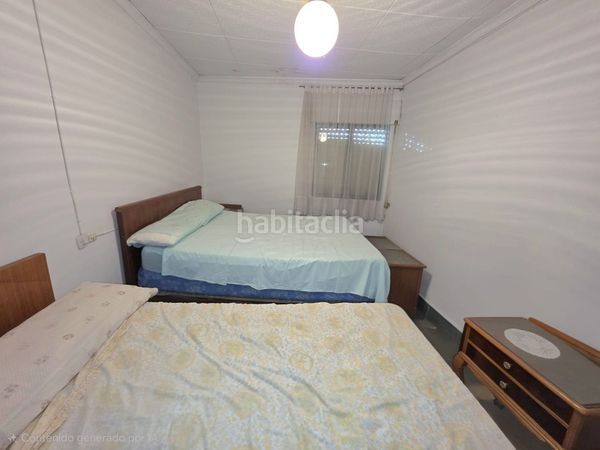 Foto 1a42e5c3-36b3-4d75-810d-64d00f68e77d. Casa adossada a María