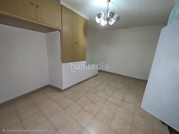 Foto 285a3c8c-d410-45b9-8d6a-b737395a3d83. Casa adossada a María
