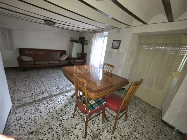 Foto f5c57909-d4a8-4bb2-a196-da49a07dd253. Casa adossada a María
