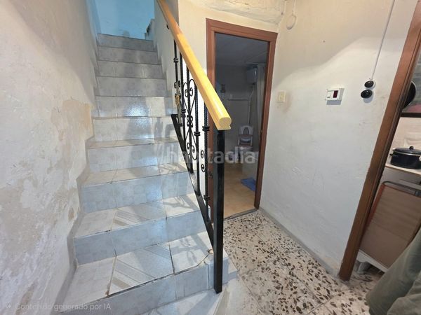Foto ffcbcbc4-6f55-4952-81f4-8c3c0c8efed0. Casa adossada a María
