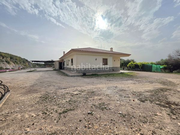 Foto ede6f6e0-74c6-4e90-b8fb-1dc183682a71. Masia amb xemeneia a Pulpí