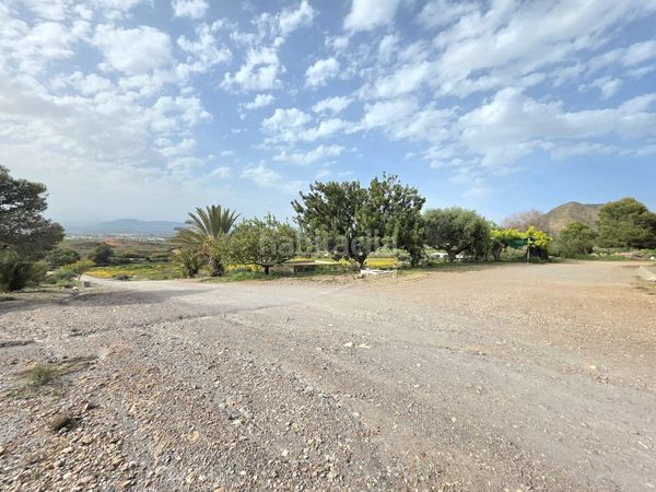 Foto f7e5a480-0478-4162-8b07-d6428518d8f9. Masia amb xemeneia a Pulpí