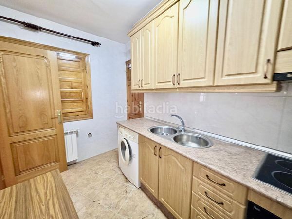 Foto b668e36b-9702-49f7-ba9c-e2daa187f584. Casa adossada amb xemeneia aparcament a Vélez - Blanco