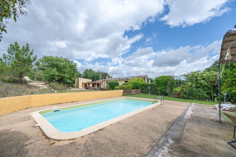 Foto ad754378-3587-4bfb-86ff-c44829581af1. Masia amb calefacció aparcament piscina a Bescanó