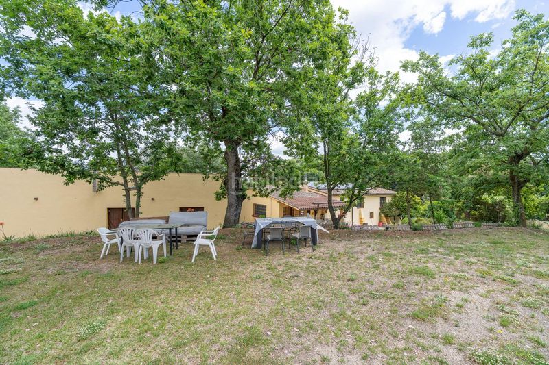 Foto d6f0ebab-790c-4868-9578-2320e399d35c. Masia amb calefacció aparcament piscina a Bescanó