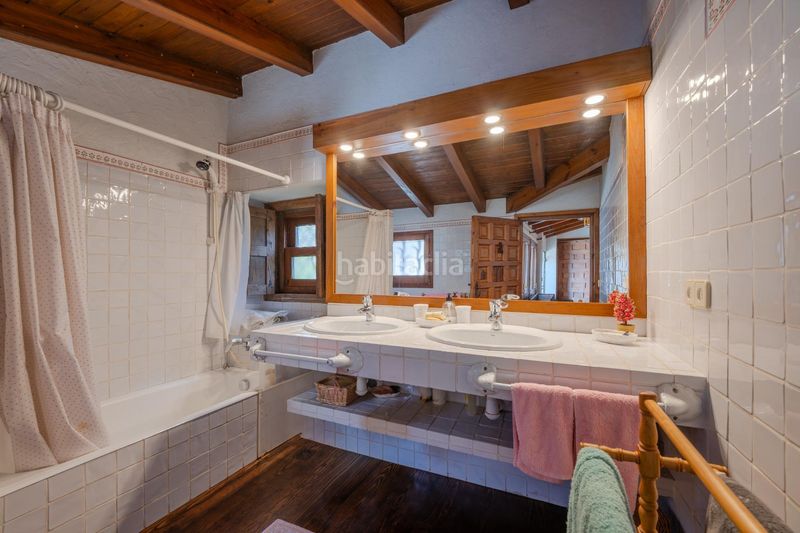 Foto 0330da03-e083-4bc8-b618-1b2b1e008a9d. Casa amb aparcament a Camprodon