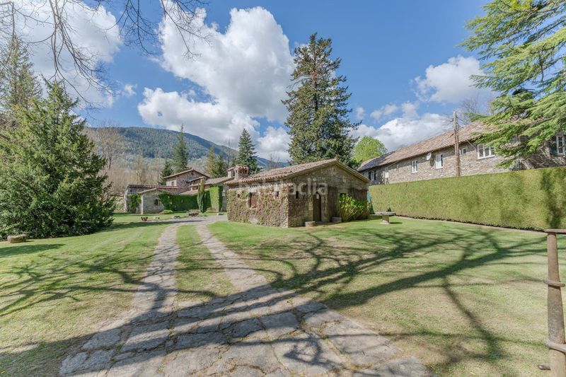 Foto 0431ac00-2809-4132-bd5d-e83f7a779d82. Casa amb aparcament a Camprodon