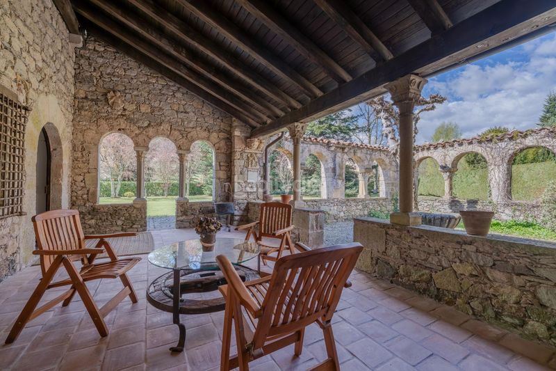 Foto 3d1c3184-df1f-4921-9362-f394fbef3904. Casa amb aparcament a Camprodon